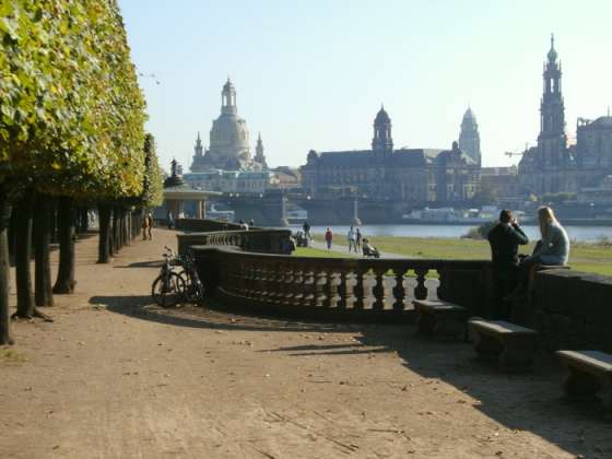 5 Minuten Fußweg hier hin