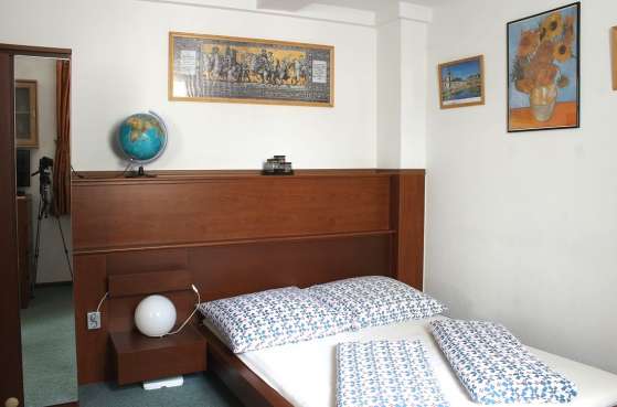 Apartment 2, Schlafzimmer
